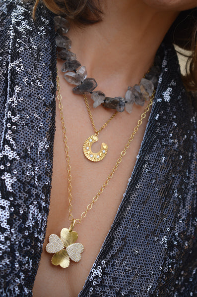 Tyche Γούρι 2026 Κολιέ πέταλο με λευκές πέτρες